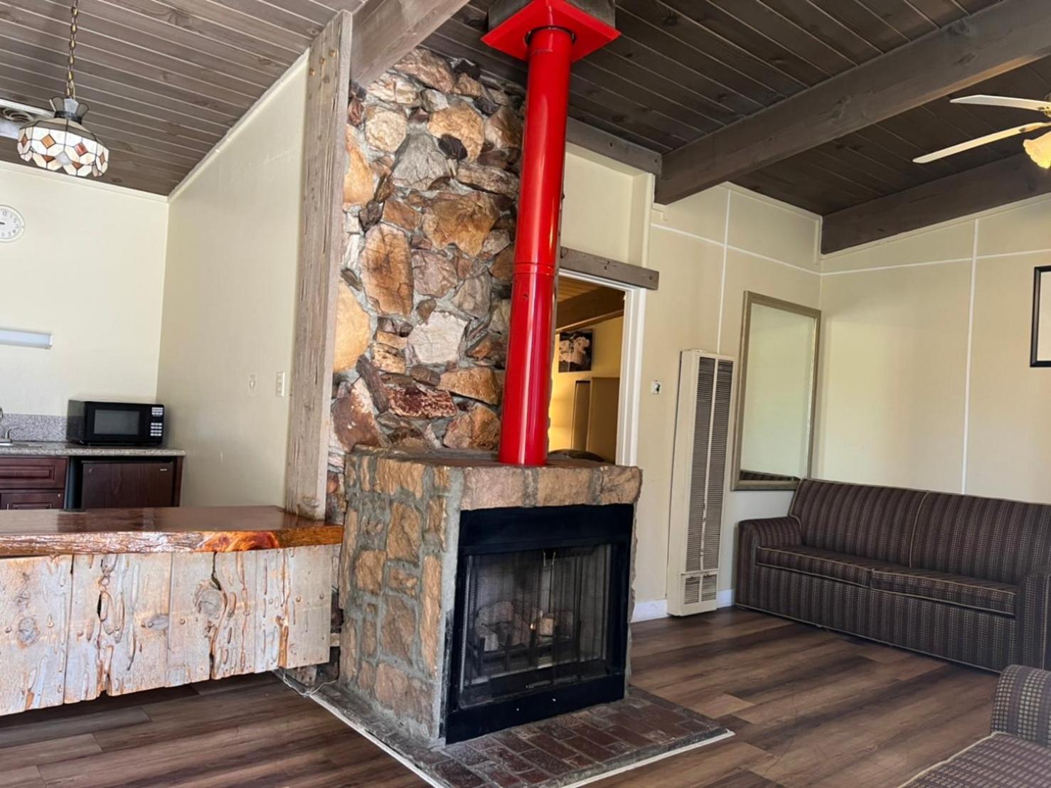 Omeo Suites Big Bear ビッグ・ベアー・レイク 部屋 写真