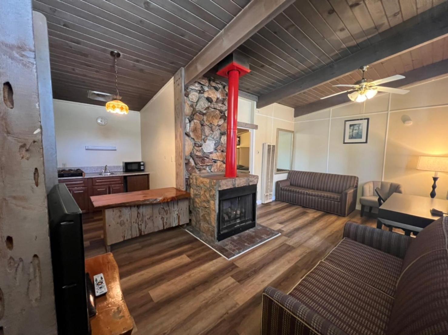 Omeo Suites Big Bear ビッグ・ベアー・レイク 部屋 写真