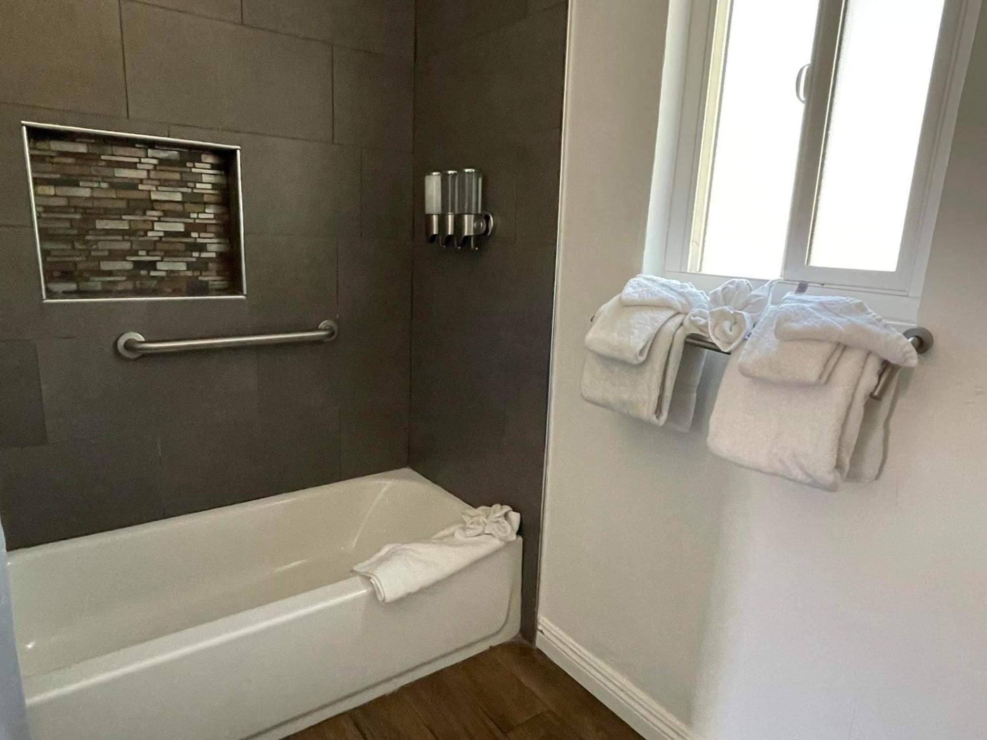 Omeo Suites Big Bear ビッグ・ベアー・レイク エクステリア 写真