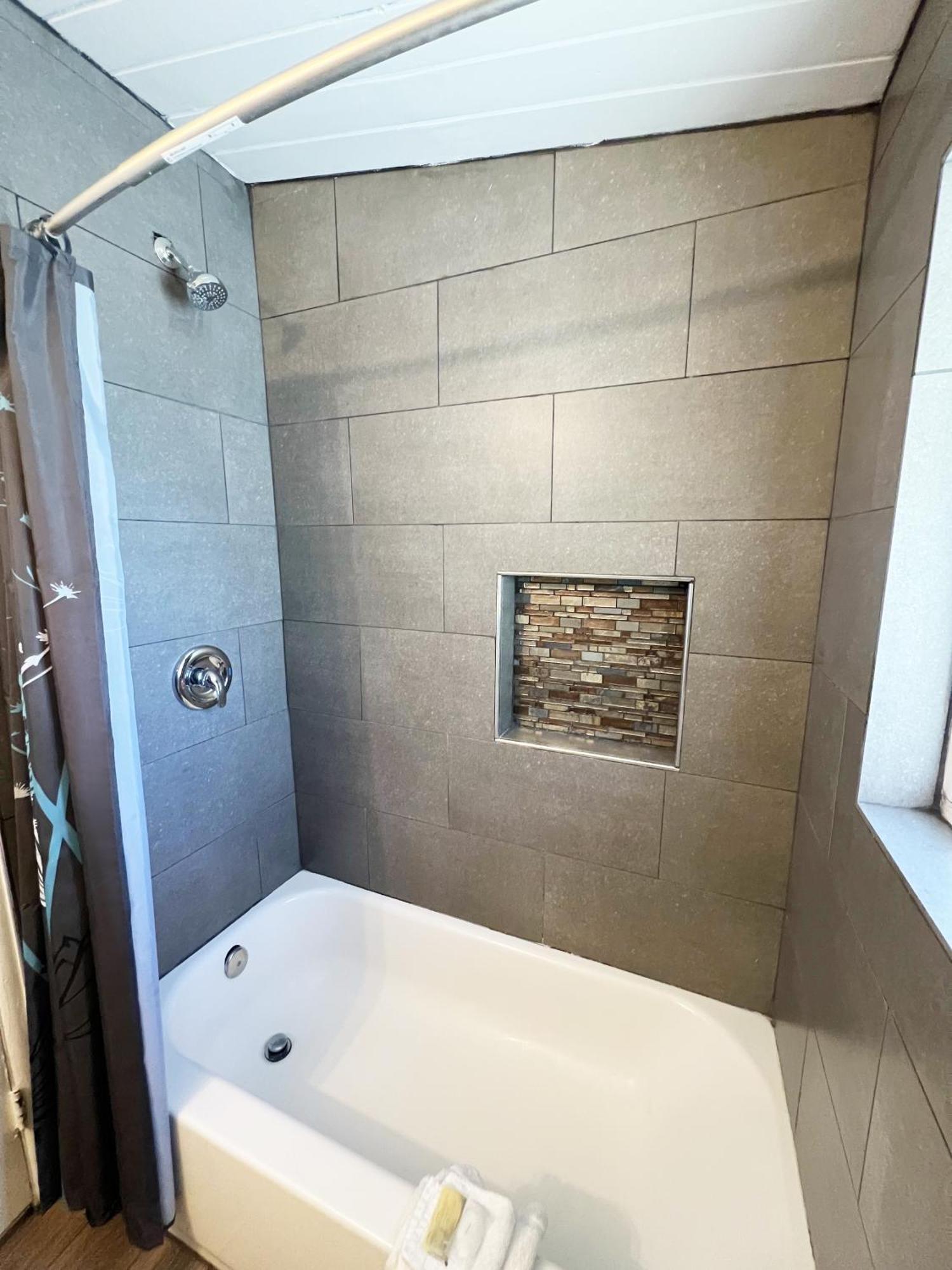 Omeo Suites Big Bear ビッグ・ベアー・レイク 部屋 写真