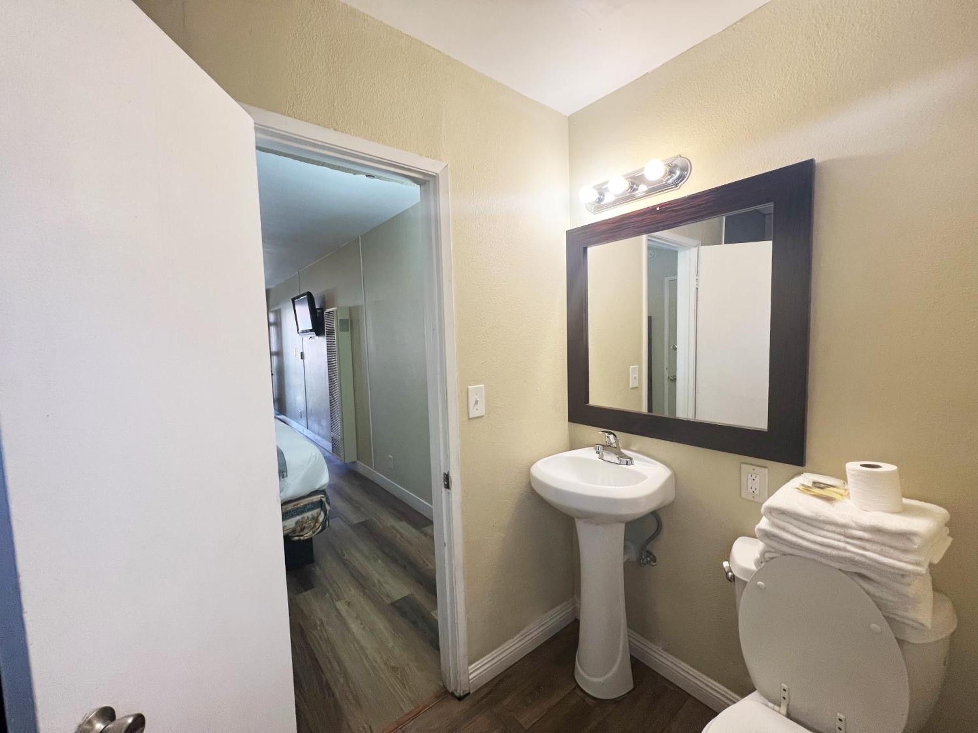 Omeo Suites Big Bear ビッグ・ベアー・レイク 部屋 写真