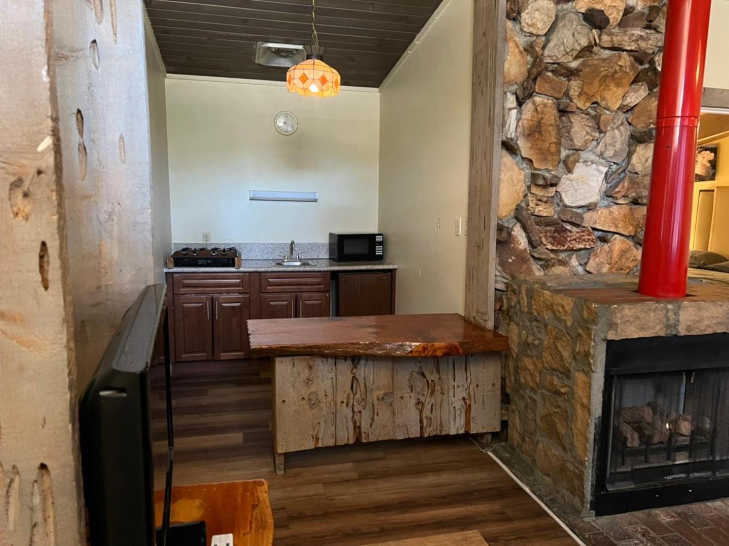 Omeo Suites Big Bear ビッグ・ベアー・レイク 部屋 写真