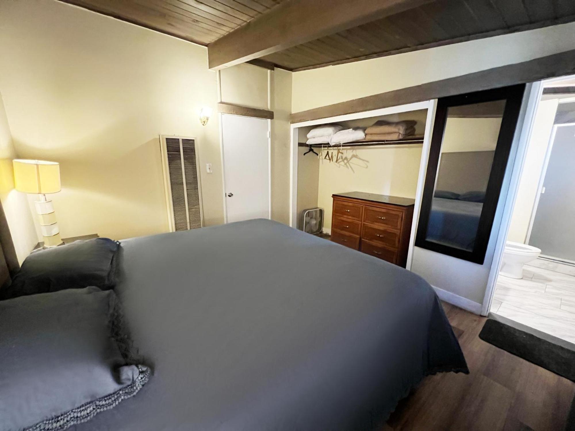 Omeo Suites Big Bear ビッグ・ベアー・レイク 部屋 写真
