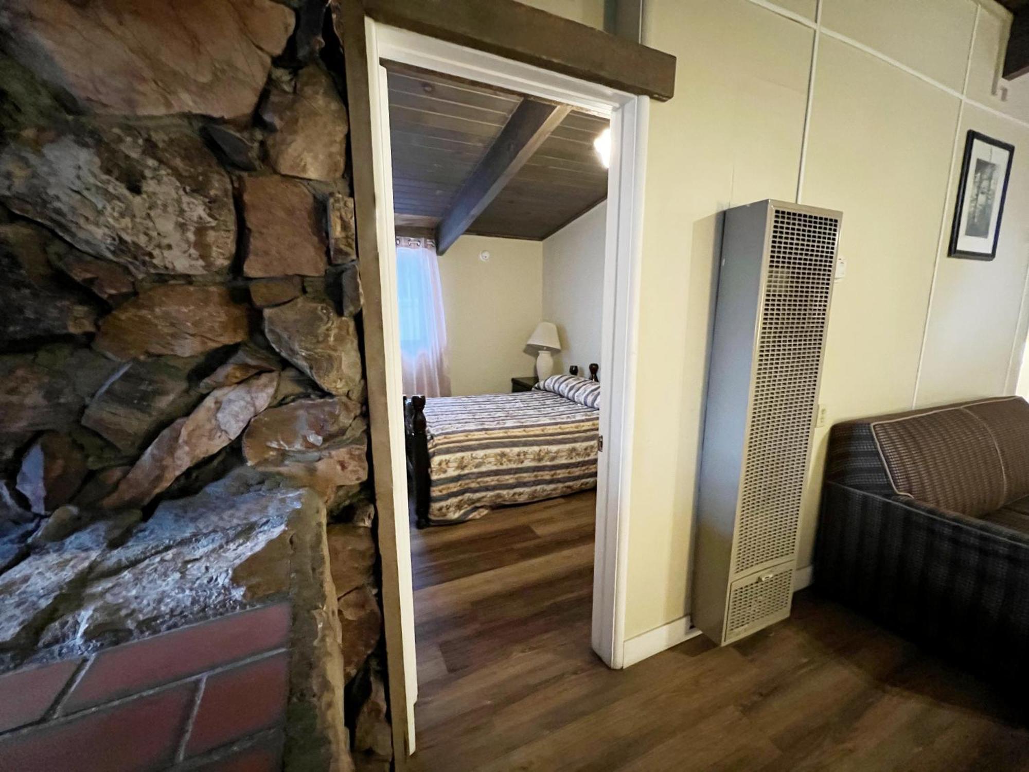 Omeo Suites Big Bear ビッグ・ベアー・レイク 部屋 写真
