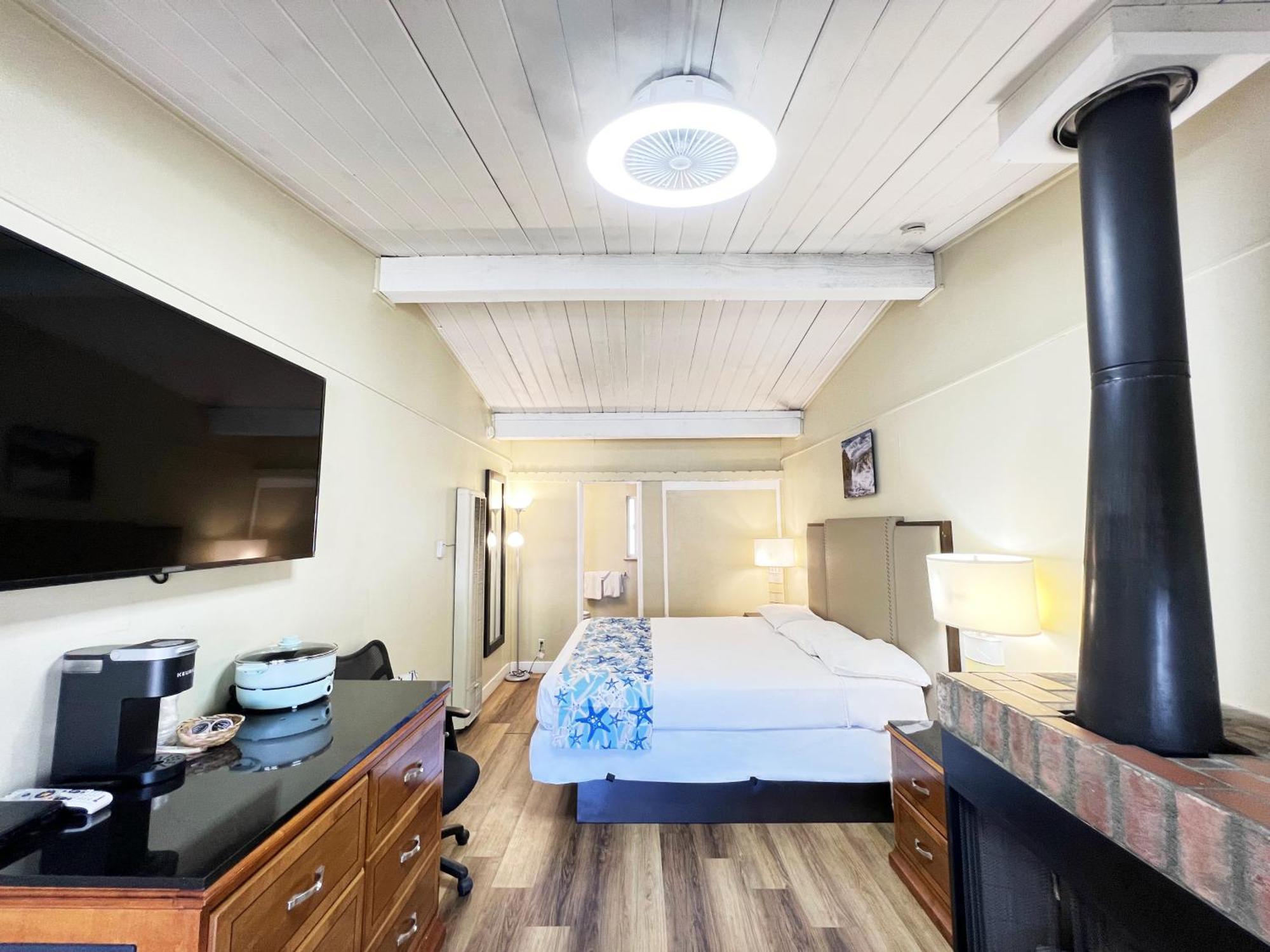 Omeo Suites Big Bear ビッグ・ベアー・レイク 部屋 写真